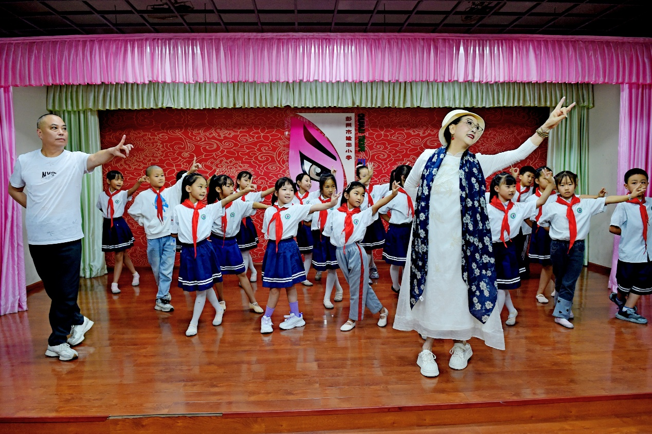 川剧、峨眉武术等点亮“非遗开学第一课”花西子持续推动民族文化进校园